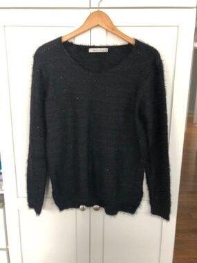 NWOT-Michael Farrell Black V-Neck Soft M/L Black Sparkly Sweater (was $90 new)